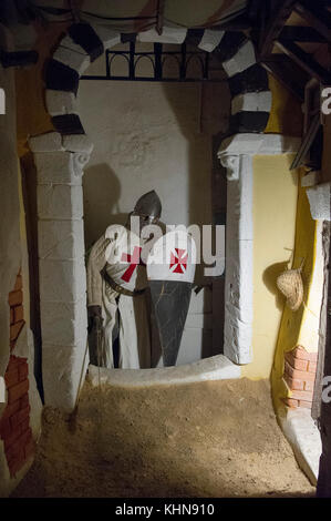 Musée de l'histoire des Templiers sur la Piazza Roma dans ville médiévale fortifiée à Monteriggioni, Toscane, Italie. 28 août 2017 © Wojciech Stroz Banque D'Images