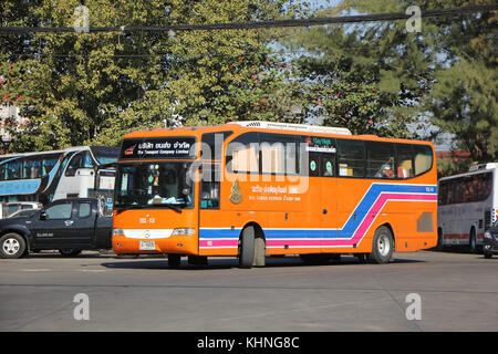 Chiang Mai, Thaïlande - 23 janvier 2016 : cargo express bus du transport company limited. photo à la gare routière de Chiang Mai, Thaïlande. Banque D'Images