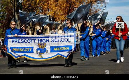 Prescott, Arizona, Etats-Unis - novembre 11, 2017:prescott high school marching dans le défilé des anciens combattants Banque D'Images