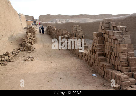 Mur et briques des ruines de chan chan en amérique du Pérou Banque D'Images