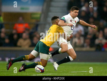 Ben Youngs en Angleterre (à droite) et will Genia en Australie (à gauche) lors de l'International d'automne au stade de Twickenham, Londres. Banque D'Images