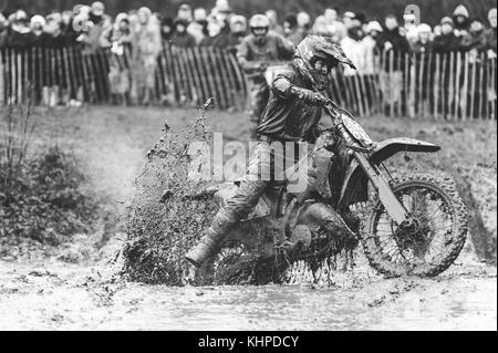 Sauvage et laineux, charité scramble motocross le lendemain. 50 ans de cette activité de bienfaisance qui est une tradition pour de nombreuses familles après Noël. Banque D'Images