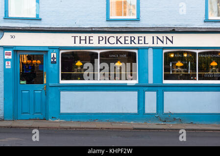 Pub ancienne Le brochet vermiculé Inn, fondée en 1608 sur le pont St Cambridge City, Angleterre, Royaume-Uni. Banque D'Images