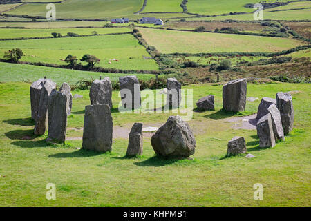 Près de glandore, comté de Cork, en république d'irlande. recumbent drombeg stone circle. Il est aussi connu localement comme l'autel du druide. la structure dates Banque D'Images