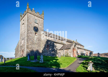 L'église paroissiale de Saint-Michel et tous les Anges, sur une colline à Hawshead, Cumbria, Royaume-Uni Banque D'Images