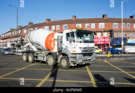 Park Parade, Gunnersbury Lane, Acton, Londres, W3, UK Banque D'Images