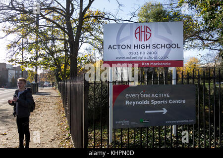 Acton High School - une école secondaire dans la région d'Acton du London Borough of Ealing, Royaume-Uni. Banque D'Images