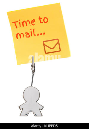 Étiquette orange, papier remarque isolé sur blanc, détenu par un porte-carte d'affaires, concept, temps de mail Banque D'Images