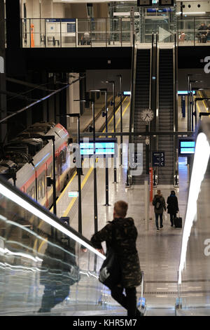 La station de chemin de fer nouvellement construit, Fabryczna Lodz Lodz, Pologne Banque D'Images