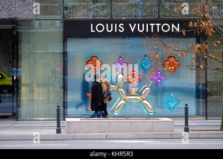 Louis Vuitton shop, Varsovie, Pologne Banque D'Images