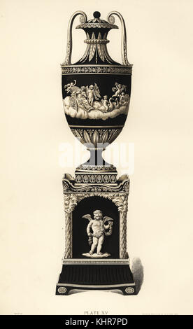 Vase et socle décoré de Cupids et les saisons. Chromolithographie dessiné par Grivell et lithographiés par Parrot et Co. de Frederick Rathbone's Old Wedgwood, la céramique artistique ou décoratif travail produit par Josiah Wedgwood, Quaritch, Londres, 1898. Banque D'Images