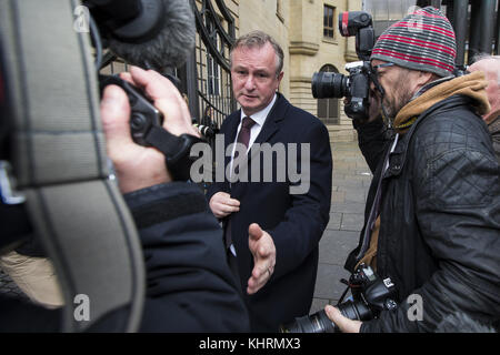 Michael O'Neill, entraîneur de football d'Irlande du Nord, au Sheriff court d'Édimbourg pour conduite en état d'ébriété. Il a été arrêté 3 fois au-delà de la limite et a plaidé coupable et a reçu une interdiction de 16 mois ainsi qu'une amende de £1300. Avec la participation des artistes : Michael O'Neill où : Edinburgh, United Kingdom quand : 19 Oct 2017 crédit : WENN Banque D'Images