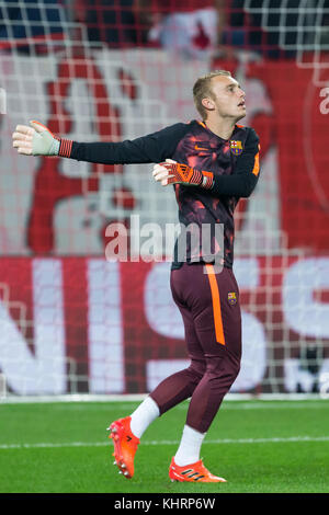 Le Pirée, Grèce - 31 octobre 2017 : Le joueur de Barcelone Jasper Cillessen en action au cours de l'UEFA Champions League match entre l'Olympiakos vs FC Barc Banque D'Images