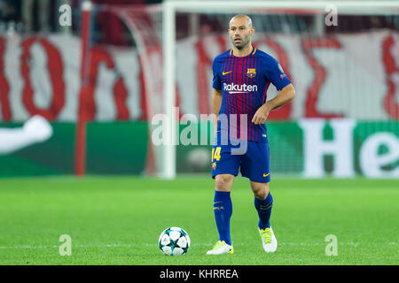 Le Pirée, Grèce - 31 octobre 2017 : Le joueur de Barcelone Javier Mascherano au cours de l'UEFA Champions League match entre l'Olympiakos vs FC Barcelone à Banque D'Images