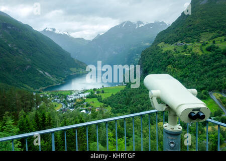 Vue imprenable sur le fjord sunnylvsfjorden Banque D'Images