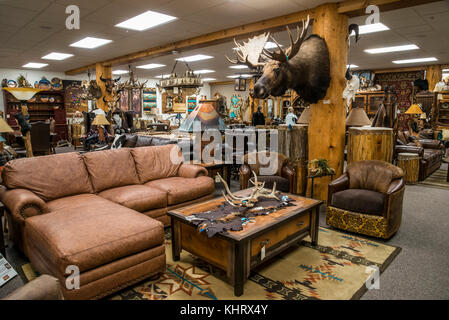 Intérieur d'un magasin général à thème western à Jackson, ville à Grand Teton National Park Banque D'Images