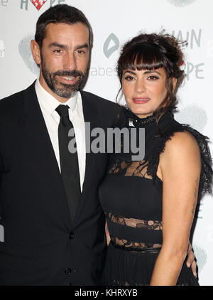 Nov 17, 2017 - Robert Pires et jessica lemarie-pires participant à la chaîne de l'espoir 2007 bal de gala, Grosvenor House à Londres, Angleterre, RU Banque D'Images