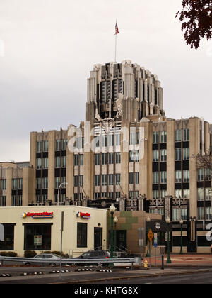 Syracuse, New York, USA. novembre 18, 2017. vue de la construction de Niagara Mohawk de clinton street dans le centre-ville de Syracuse, New York. Banque D'Images