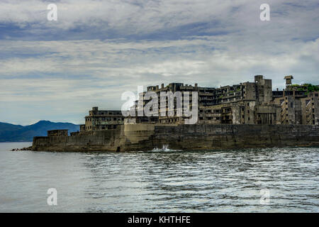 Nagasaki, Hashima, Japon - Octobre 2017 : ville fantôme abandonné sur une île appelée Gunkanjima et Hashima aussi près de Nagasaki Banque D'Images