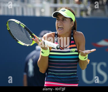 La joueuse de tennis roumaine sorana cirstea (ROU) obtenir émotif durant les match de l'US open en 2017, tournoi de tennis de new york city, new yo Banque D'Images