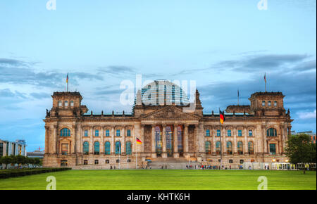 Berlin - 20 août 2017 : palais du Reichstag le 20 août 2017 à Berlin, Allemagne. c'est un édifice historique construit pour abriter la diète impériale o Banque D'Images