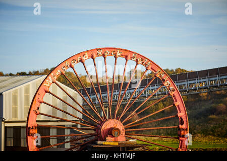 L'automne dans des mines de sel minéraux Compas Winsford mining pour l'épandage de sel sur les routes en hiver Banque D'Images