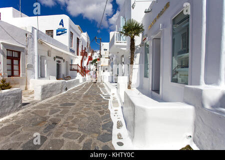 Ruelle typique de Mykonos-ville, l'île de Mykonos, Cyclades, Mer Égée, Grèce Banque D'Images