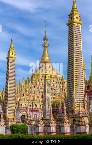 Belle pagode bouddhiste, Thanboddhay Phaya à Monywa, Myanmar Banque D'Images