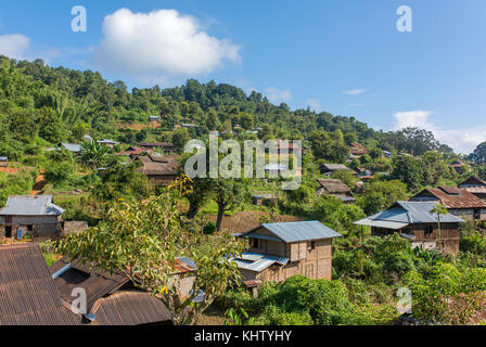 Paysage village traditionnel au Laos Banque D'Images