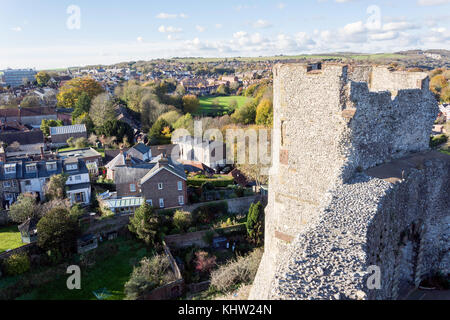 Vue aérienne de la ville à partir de la tour sud du château de Lewes, High Street, Lewes, East Sussex, Angleterre, Royaume-Uni Banque D'Images