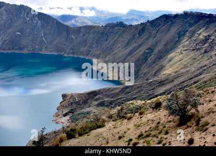 Avis de quilotoa une caldeira rempli d'eau dans l'ouest de l'équateur Banque D'Images