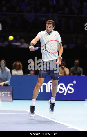 Londres, Royaume-Uni. 19 novembre 2017. Grigor Dimitrov (BUL) en compétition de simple dans la finale ATP Nitto à l'O2 Arena, Londres, Royaume-Uni. Les finales de l'Association of Tennis Professionals (ATP) sont les championnats de fin de saison et mettent en vedette les 16 meilleurs joueurs en simple ainsi qu'une double compétition. L'événement est le deuxième plus haut niveau de tournoi de tennis masculin après les quatre tournois du Grand Chelem. Roger Federer (sui) détient le record du plus grand nombre de titres en simple, avec six victoires. Crédit : Michael Preston/Alamy Live News Banque D'Images