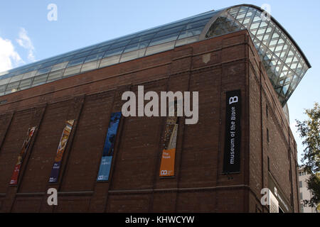 Washington, DC, États-Unis. 19 novembre 2017. Le côté nord du Musée de la Bible, qui a ouvert ses portes ce week-end à Washington DC. Crédit : Evan Golub/ZUMA Wire/Alamy Live News Banque D'Images