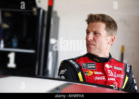 Homestead, Floride, USA. 17 novembre, 2017. 17 novembre 2017 - Homestead, Floride, USA : Jamie McMurray (1) sort du garage n avant d'usages pour Chevrolet Volt 2011 400 à Homestead-Miami Speedway à Homestead, Floride. Crédit : Justin R. Noe Asp Inc/ASP/ZUMA/Alamy Fil Live News Banque D'Images