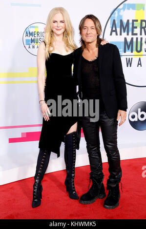 Los Angeles, États-Unis. 19 novembre 2017. Nicole Kidman et son mari Keith Urban assistent aux American Music Awards 2017 au Microsoft Theatre le 19 novembre 2017 à Los Angeles, en Californie. Crédit: Geisler-Fotopress/Alay Live News Banque D'Images