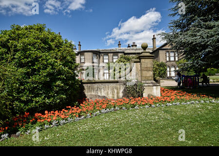 Lotherton Hall est une belle maison de campagne près de Leeds dans le West Yorkshire qui n'est pas la National Trust Banque D'Images