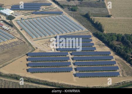 Panneaux solaires dans le sud de la france Banque D'Images