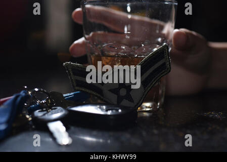 Les Aviateurs contre l'alcool au volant a été créé dans le but de prévenir les conséquences de la conduite sous l'influence, et est une façon pour les aviateurs pour regarder dehors pour leurs ailiers. Banque D'Images