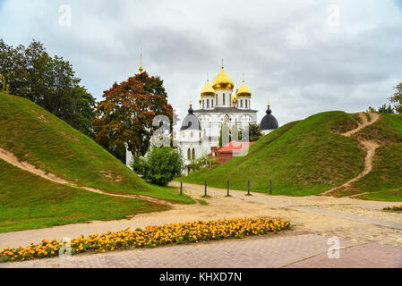 Vue sur la cathédrale de l'Assomption à Dmitrov Kremlin. Dimitrov. Région de Moscou. La Russie Banque D'Images