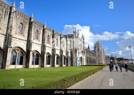 Lisbonne, Portugal - 3 novembre, 2017 : façade extérieure du monastère des hiéronymites à Belem environs Banque D'Images