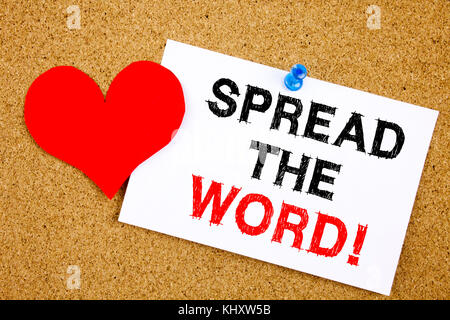 Conceptuel écriture manuscrite légende inspiration montrant Spread the Word concept pour annonce Business Marketing message et amour écrit sur bâton Banque D'Images