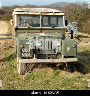 Ancienne série landrover sur les collines de Malvern Banque D'Images