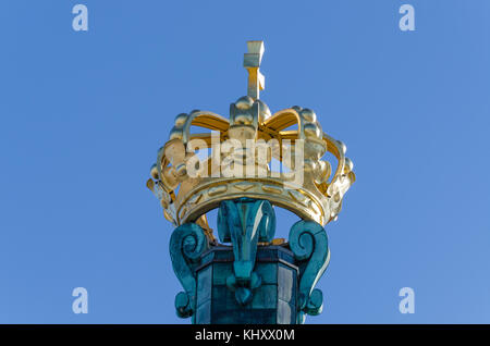 Gothenburg, Suède - 02 Février 2012 : couronne d'or sur le dessus de Skansen Kronan fort militaire et touristique vue Banque D'Images