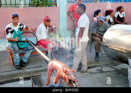 Une torréfaction cochon de lait entier, Santiago de Cuba, Santiago de Cuba, Cuba Provinsen Banque D'Images