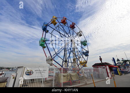 Une roue ferris vintage en Californie. Banque D'Images