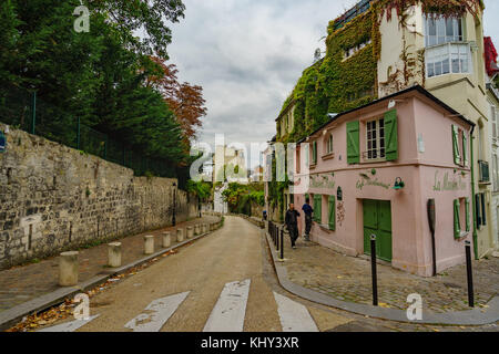 Café Parisien à l'angle Banque D'Images