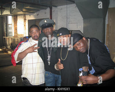 Yayo40Glocc&NYCE est une collaboration hip-hop américaine entre les artistes Yayo40Glocc et NYCE. Connus pour leur musique percutante, ils ont créé un mélange distinctif de rap et de hip-hop qui résonne avec les fans de musique urbaine contemporaine. Banque D'Images