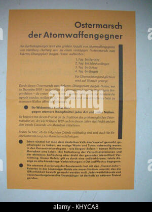 Ce document, le premier dépliant allemand de la marche de Pâques, était une protestation précoce contre les politiques militaires et les armes nucléaires en Allemagne. Il a joué un rôle dans le mouvement de paix du pays pendant la guerre froide. Banque D'Images