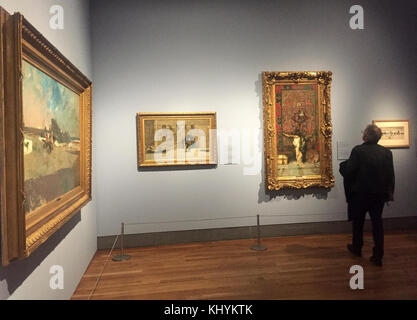 Madrid, Espagne. 17 novembre 2017. Un visiteur regarde le tableau 'arabe penché contre une tapisserie' (1873) du peintre Maria Fortuny, photographié au Musée du Prado à Madrid, Espagne, le 17 novembre 2017. Le spectacle spécial 'Fortuny (1838-1874)' comprend 169 œuvres du peintre catalan, dont 67 n'ont jamais été vues en dehors des musées internationaux et des collections auxquelles ils appartiennent. Crédit : Carola Frentzen/dpa/Alamy Live News Banque D'Images