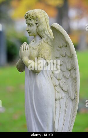 La sculpture d'un ange, Allemagne, ville de Göttingen, 15. Novembre 2017. Photo : Frank May | utilisation dans le monde entier Banque D'Images